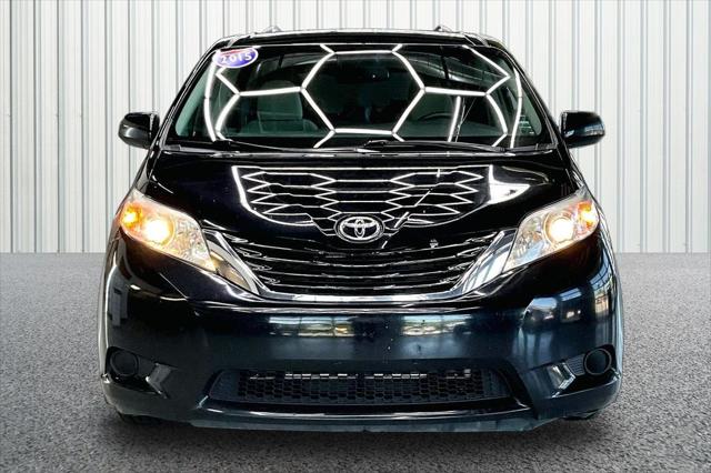 2015 Toyota Sienna LE 8 Passenger