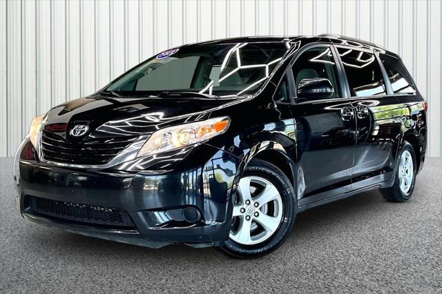2015 Toyota Sienna LE 8 Passenger