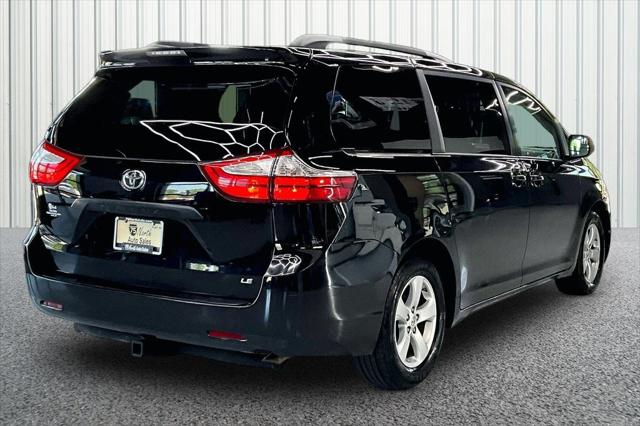 2015 Toyota Sienna LE 8 Passenger