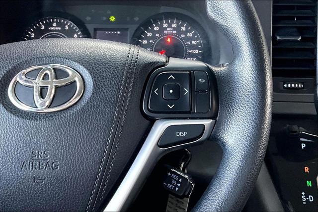 2015 Toyota Sienna LE 8 Passenger