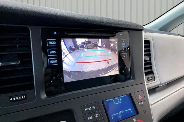 2015 Toyota Sienna LE 8 Passenger