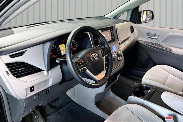 2015 Toyota Sienna LE 8 Passenger
