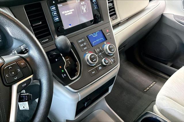 2015 Toyota Sienna LE 8 Passenger