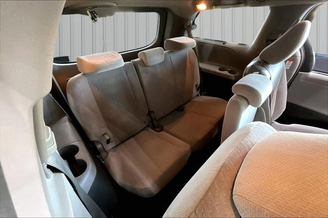 2015 Toyota Sienna LE 8 Passenger