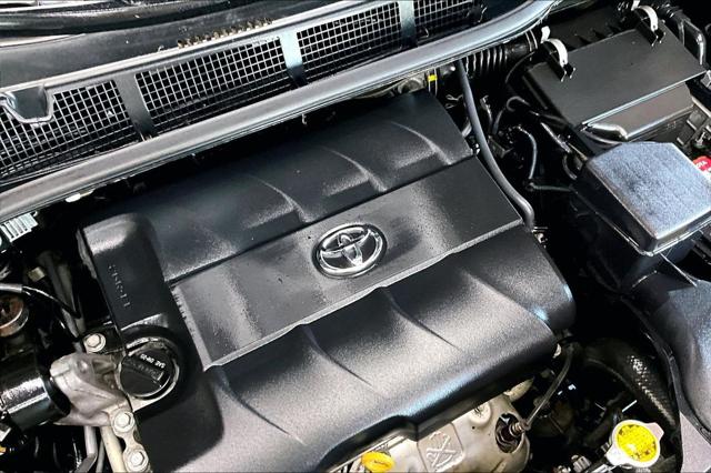 2015 Toyota Sienna LE 8 Passenger