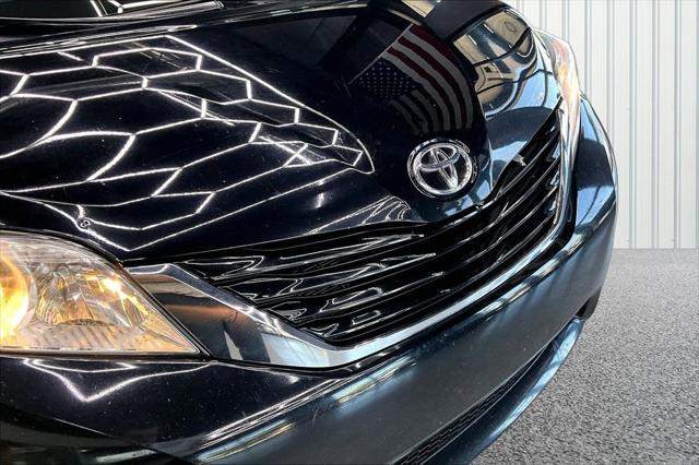 2015 Toyota Sienna LE 8 Passenger