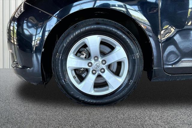 2015 Toyota Sienna LE 8 Passenger