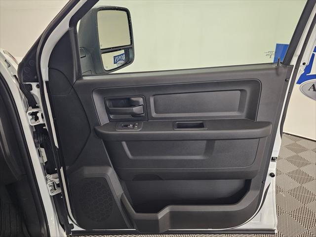 2026 Ram 3500 Tradesman Crew Cab 4x4 8' Box