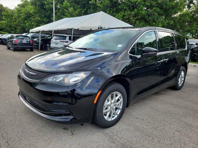2027 Chrysler Pacifica LX