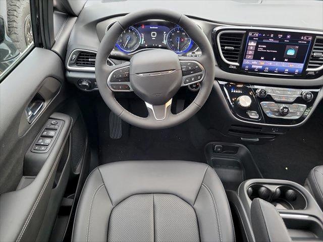 2027 Chrysler Pacifica LX