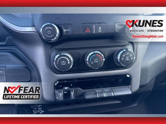 2024 Ram 3500 Big Horn Crew Cab 4x4 8' Box