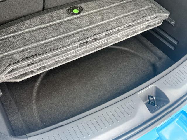2027 Chevrolet Bolt LT FWD