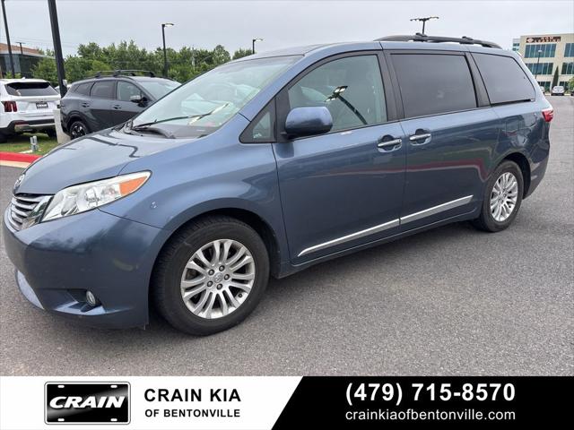 2017 Toyota Sienna XLE 8 Passenger
