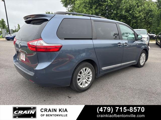 2017 Toyota Sienna XLE 8 Passenger