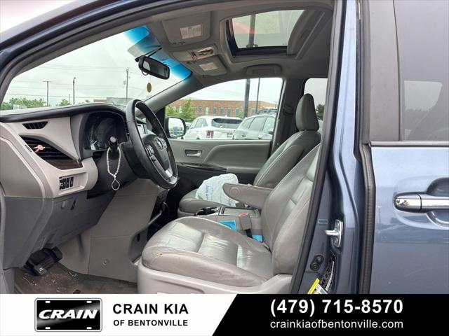 2017 Toyota Sienna XLE 8 Passenger