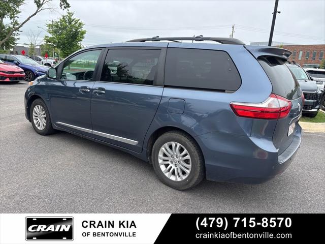 2017 Toyota Sienna XLE 8 Passenger