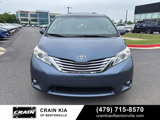 2017 Toyota Sienna XLE 8 Passenger