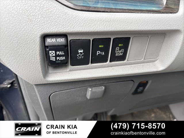 2017 Toyota Sienna XLE 8 Passenger