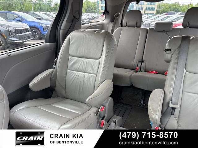 2017 Toyota Sienna XLE 8 Passenger