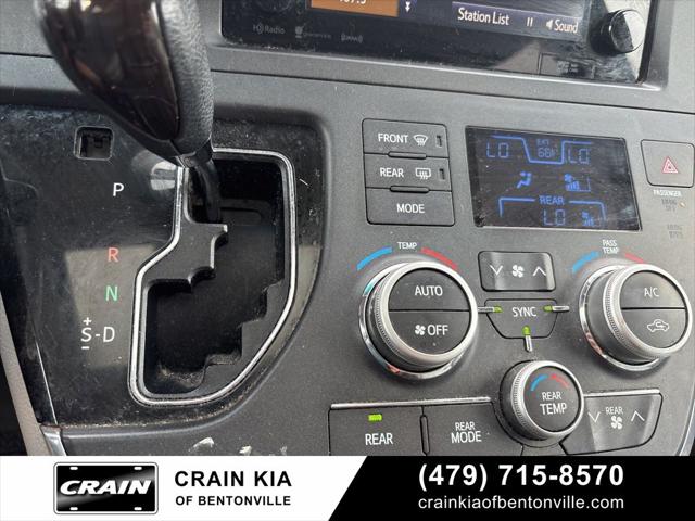 2017 Toyota Sienna XLE 8 Passenger