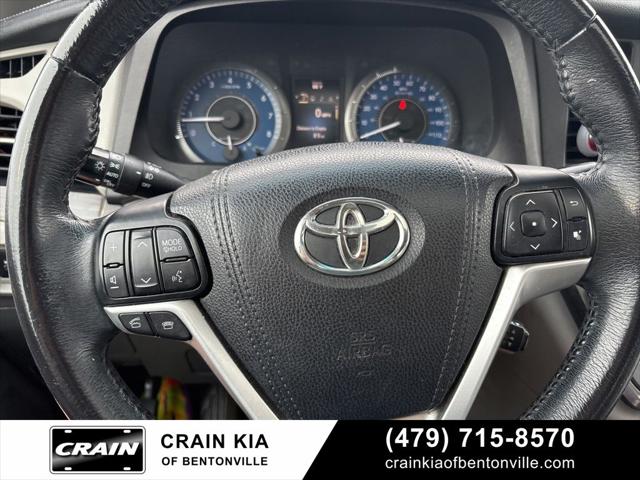 2017 Toyota Sienna XLE 8 Passenger