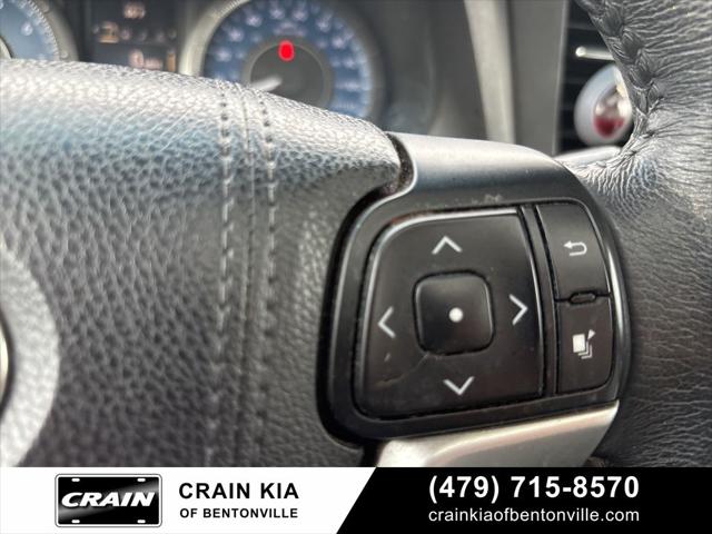 2017 Toyota Sienna XLE 8 Passenger