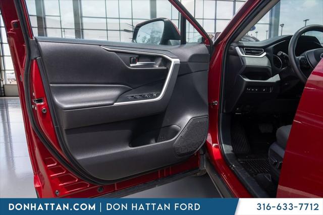 2022 Toyota RAV4 Hybrid XLE