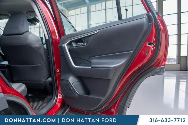 2022 Toyota RAV4 Hybrid XLE