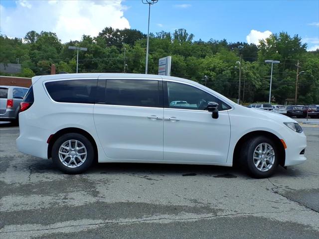 2027 Chrysler Pacifica PACIFICA LX 2027 Chrysler Pacifica PACIFICA LX
