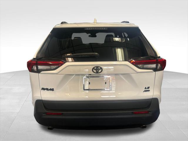 2020 Toyota RAV4 LE
