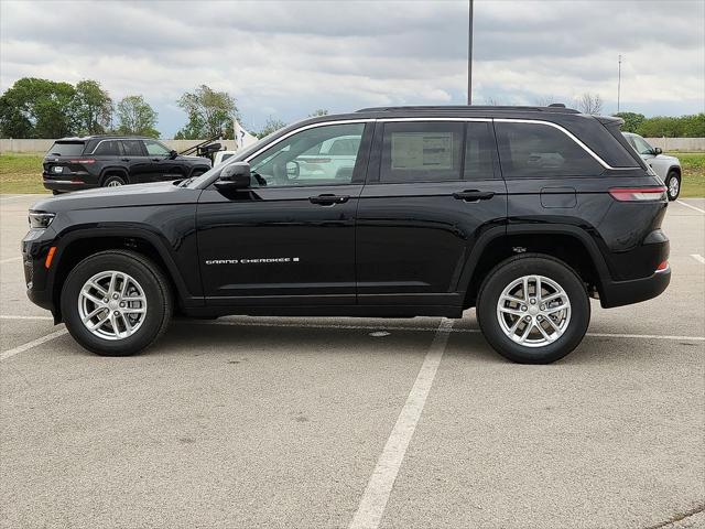 2026 Jeep Grand Cherokee Laredo 4x2