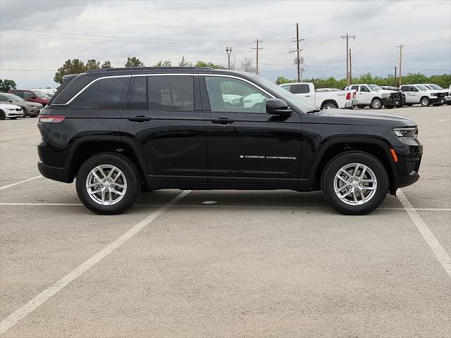 2026 Jeep Grand Cherokee Laredo 4x2