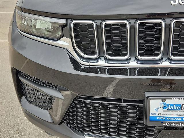 2026 Jeep Grand Cherokee Laredo 4x2