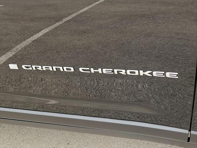 2026 Jeep Grand Cherokee Laredo 4x2
