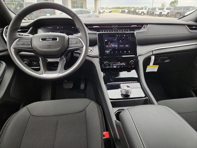 2026 Jeep Grand Cherokee Laredo 4x2