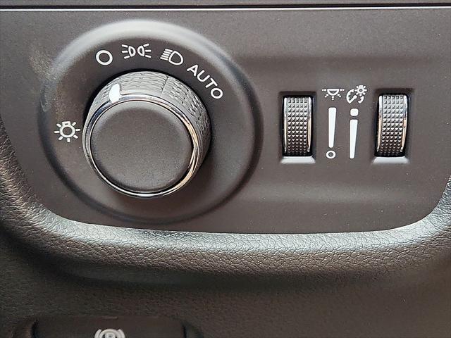 2026 Jeep Grand Cherokee Laredo 4x2