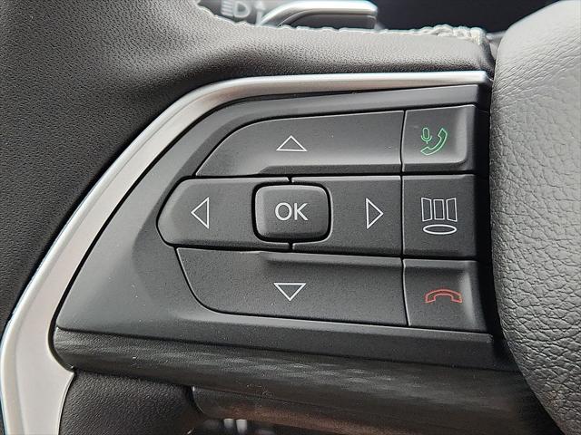 2026 Jeep Grand Cherokee Laredo 4x2