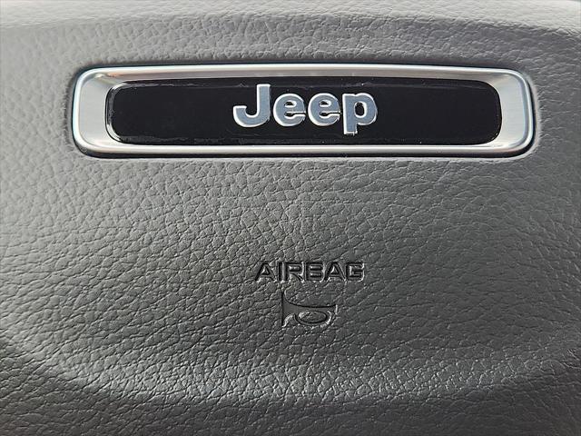 2026 Jeep Grand Cherokee Laredo 4x2