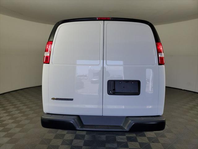 2026 Chevrolet Express Cargo Van 2500 Regular Wheelbase, WT, RWD