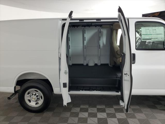 2026 Chevrolet Express Cargo Van 2500 Regular Wheelbase, WT, RWD