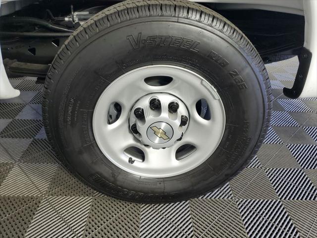 2026 Chevrolet Express Cargo Van 2500 Regular Wheelbase, WT, RWD