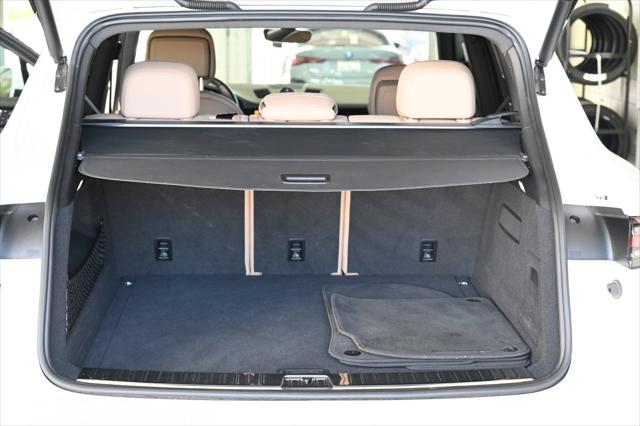 2022 Porsche Cayenne Base