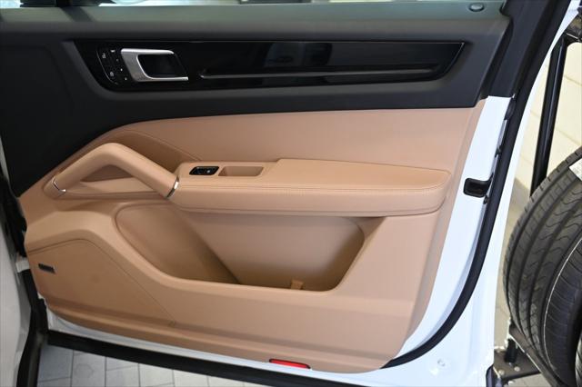 2022 Porsche Cayenne Base