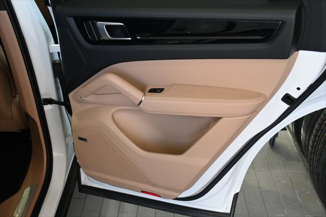 2022 Porsche Cayenne Base