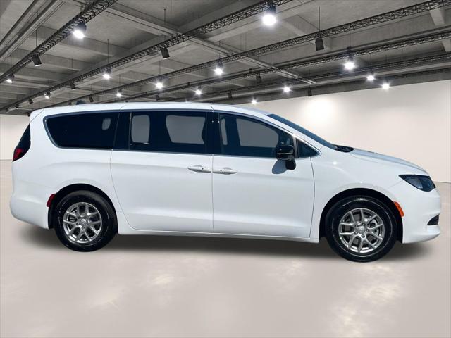 2026 Chrysler Voyager LX