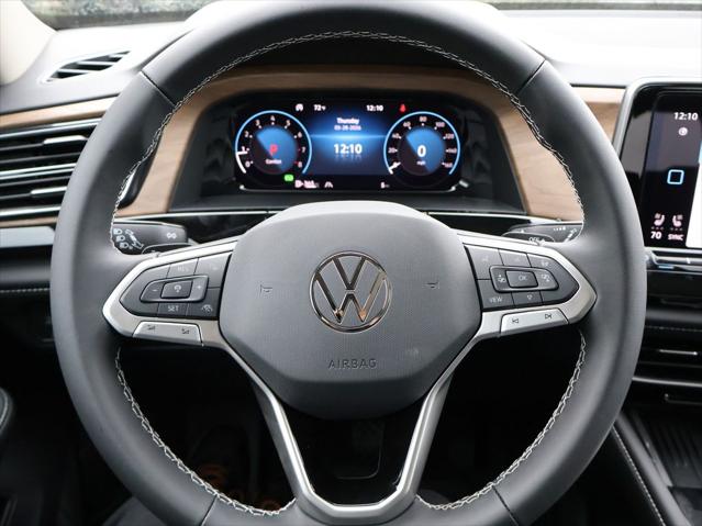 2026 Volkswagen Atlas SE with Technology