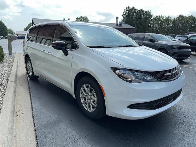 2027 Chrysler Pacifica LX