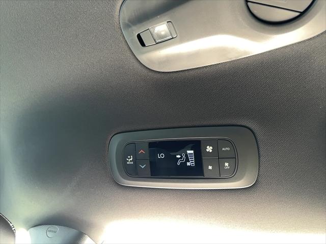 2027 Chrysler Pacifica LX