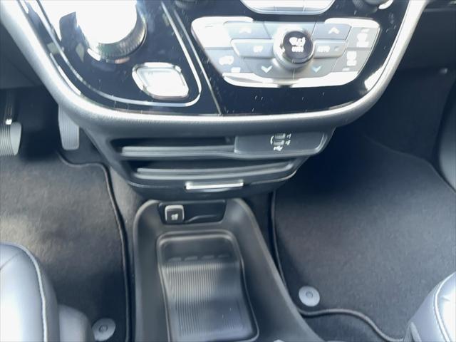 2027 Chrysler Pacifica LX