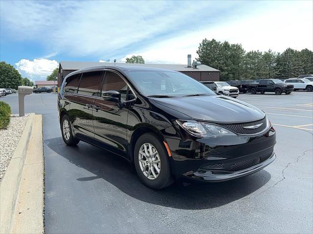 2027 Chrysler Pacifica LX